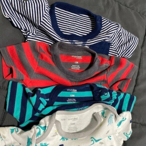 Bundle of Onesies - Picture 6 of 6